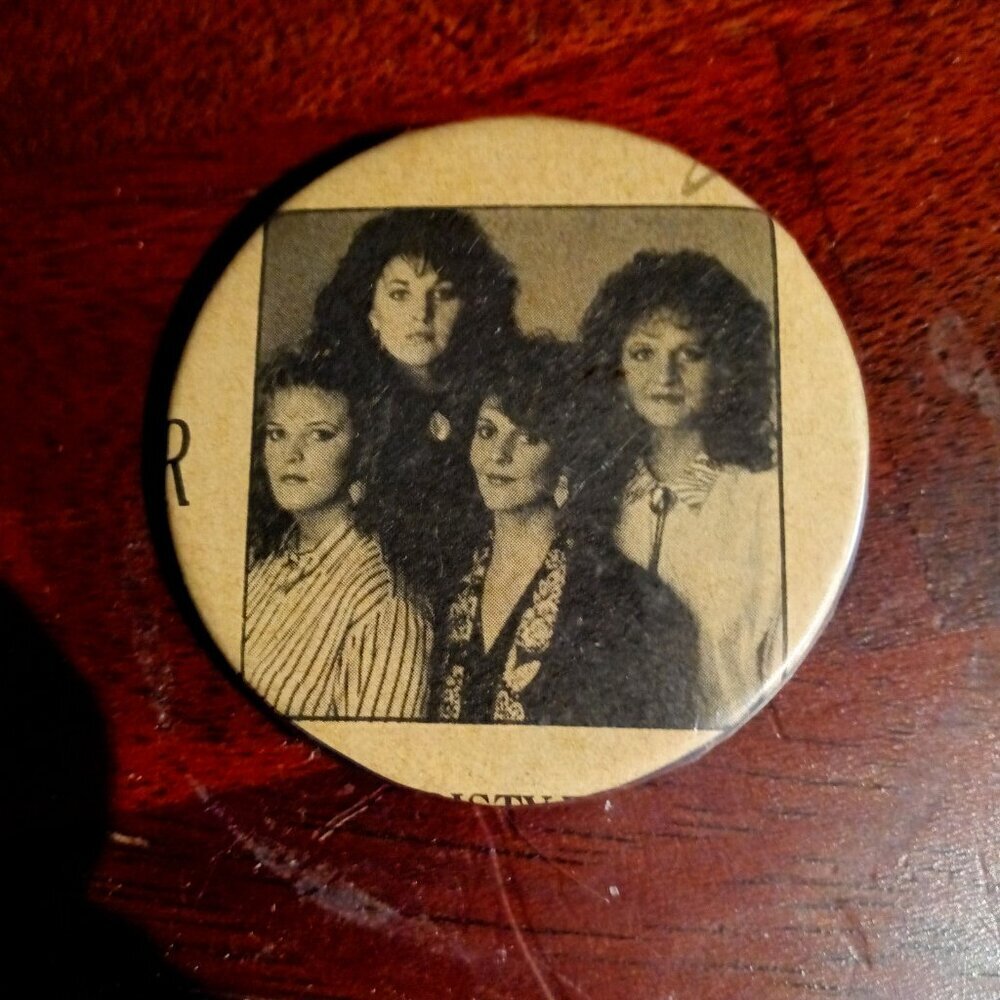 Vintage The Forester Sisters Pinback Country Music Opry 2 1/4 inch (2 Pins) - Picture 2 of 3